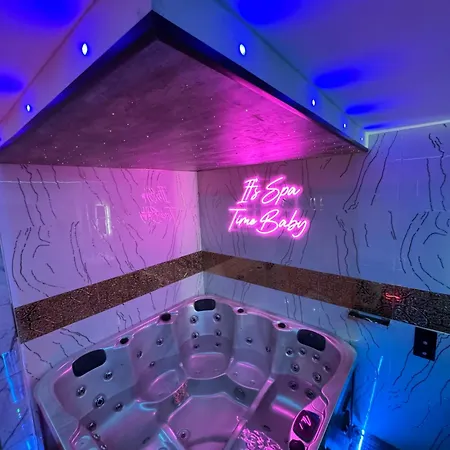 Highfield Private * Bradford (West Yorkshire)