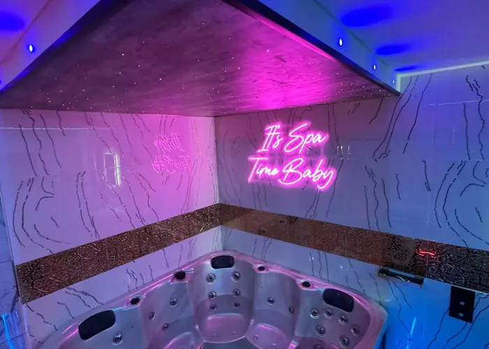 Highfield Private * Bradford (West Yorkshire)