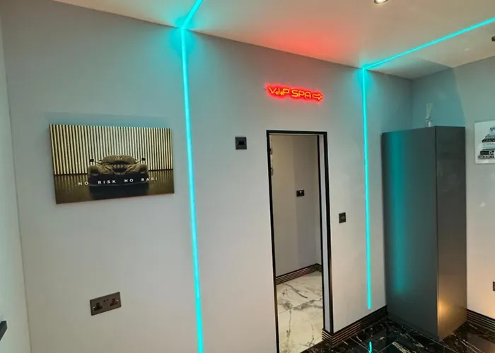 Highfield Private * Bradford (West Yorkshire)